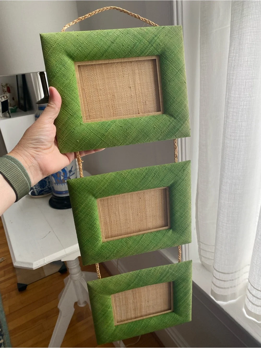 Boho Green Woven Straw Hanging Triple Picture Frame Natural Fiber Raffia